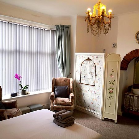 Sunset Guest House Hunstanton Dış mekan fotoğraf A bedroom at the Old Vicarage