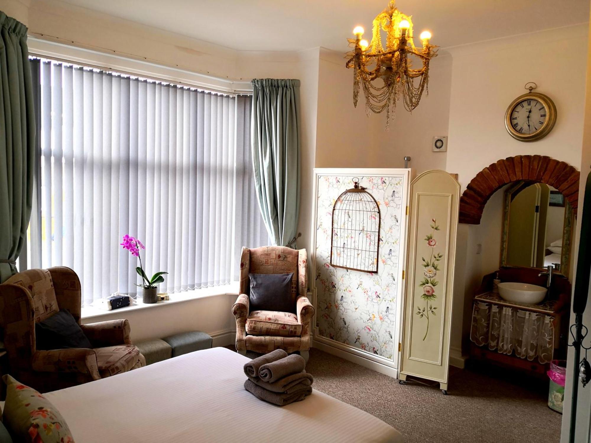 Sunset Guest House Hunstanton Dış mekan fotoğraf A bedroom at the Old Vicarage