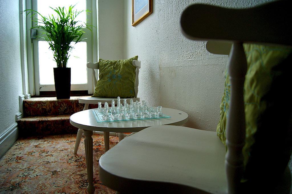 Sunset Guest House Hunstanton Dış mekan fotoğraf A chess set