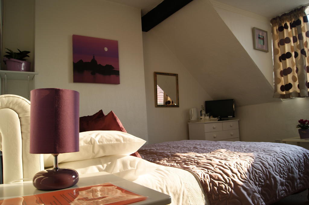 Sunset Guest House Hunstanton Oda fotoğraf A bedroom at the Old Post Office