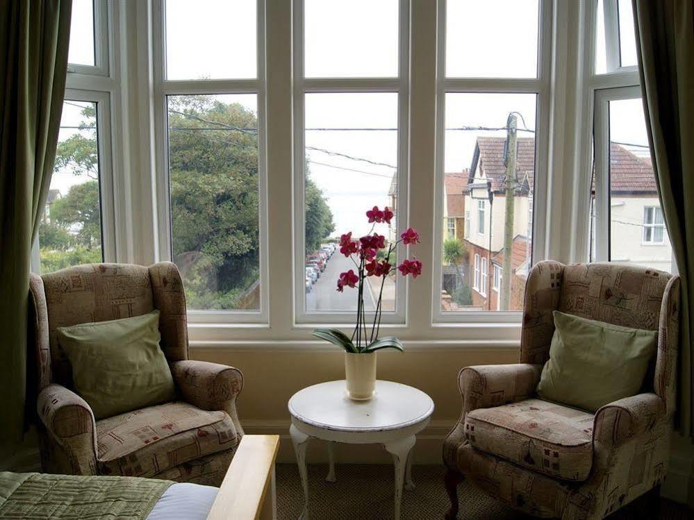 Sunset Guest House Hunstanton Dış mekan fotoğraf A window with double glazing