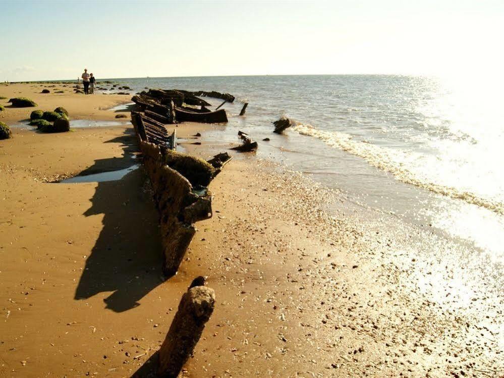 Sunset Guest House Hunstanton Dış mekan fotoğraf The wreck of the SS Norge
