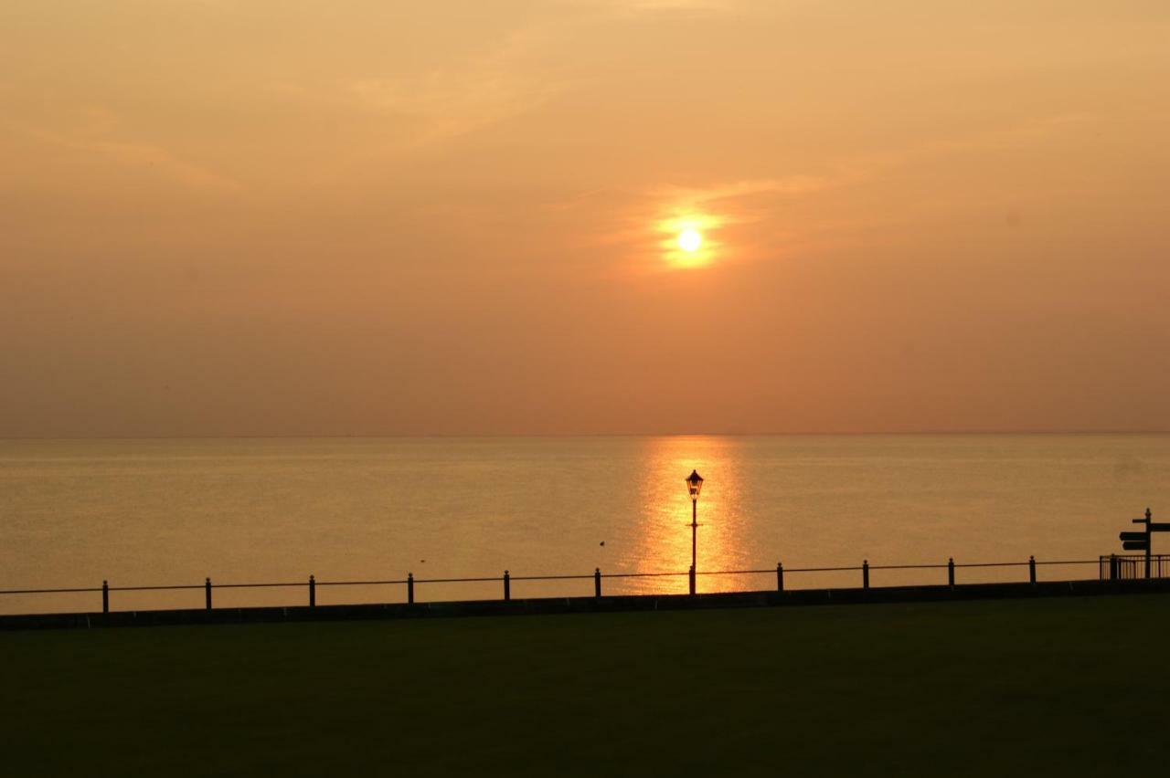 Sunset Guest House Hunstanton Oda fotoğraf Sunset over the bay